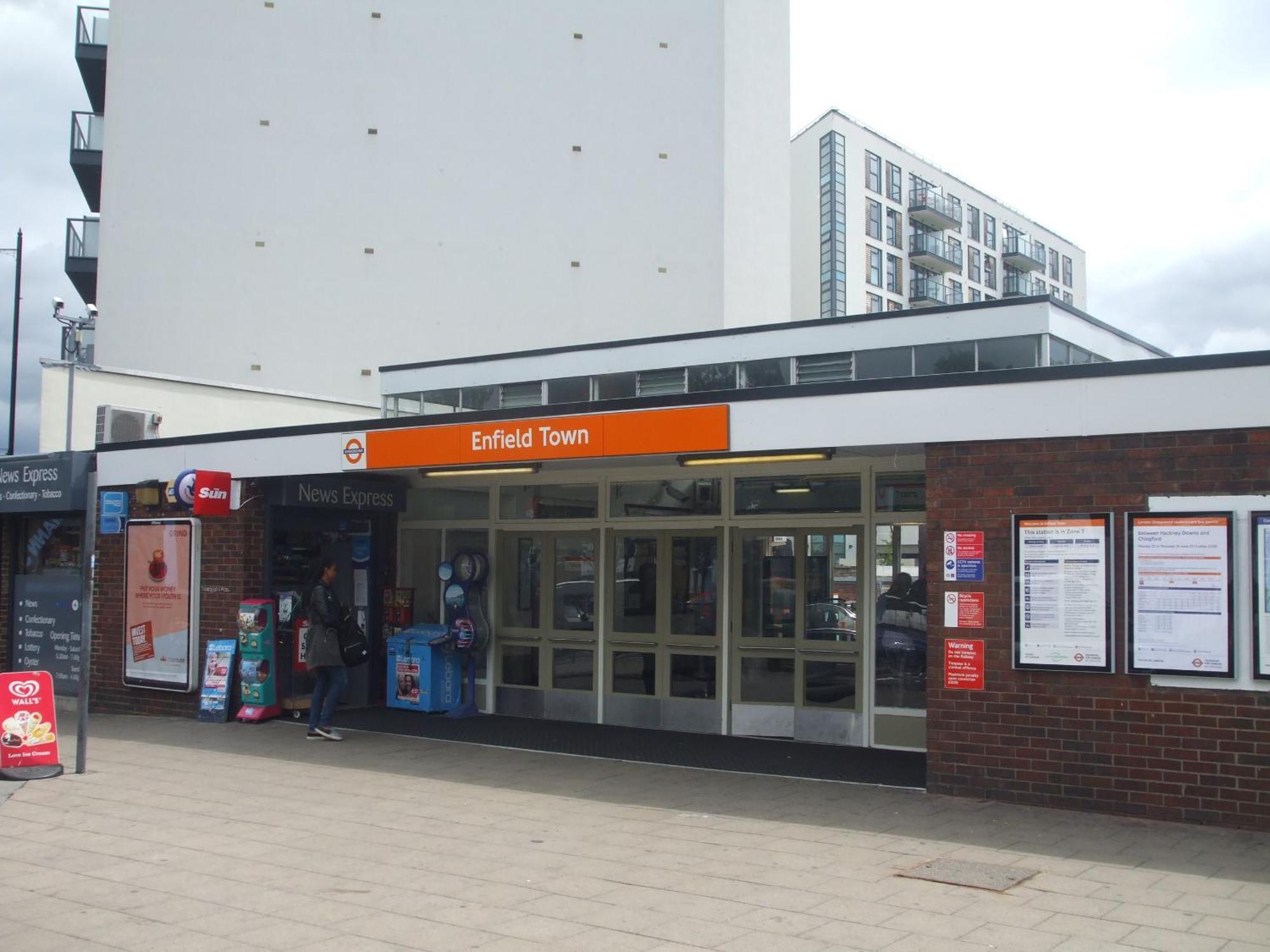 Skyvillion - Cozy Apartments In Enfield Town With Free Parking & Wifi Экстерьер фото