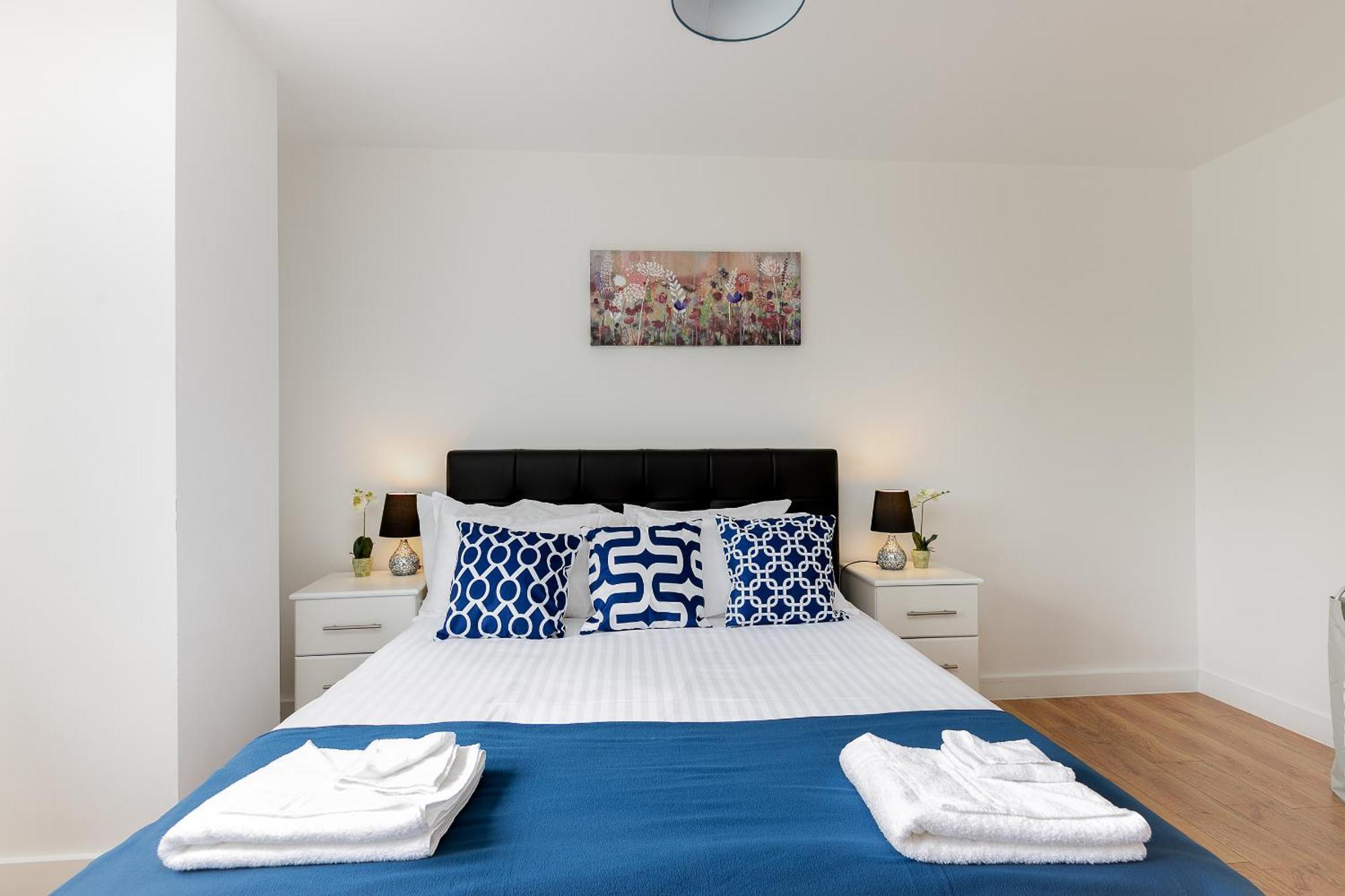 Skyvillion - Cozy Apartments In Enfield Town With Free Parking & Wifi Экстерьер фото