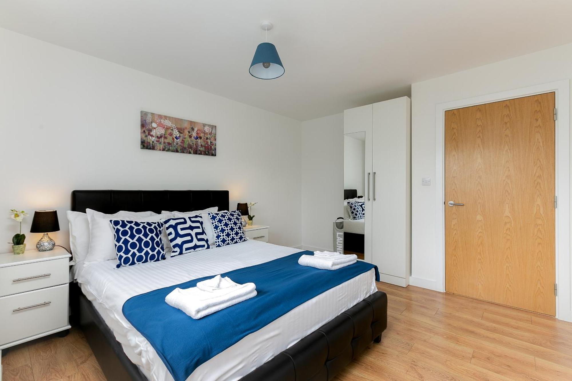 Skyvillion - Cozy Apartments In Enfield Town With Free Parking & Wifi Экстерьер фото