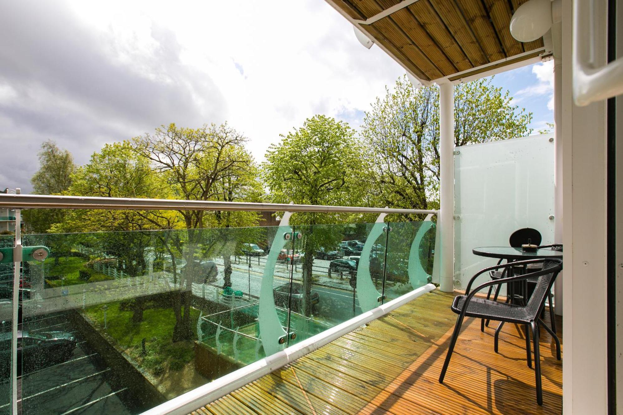 Skyvillion - Cozy Apartments In Enfield Town With Free Parking & Wifi Экстерьер фото