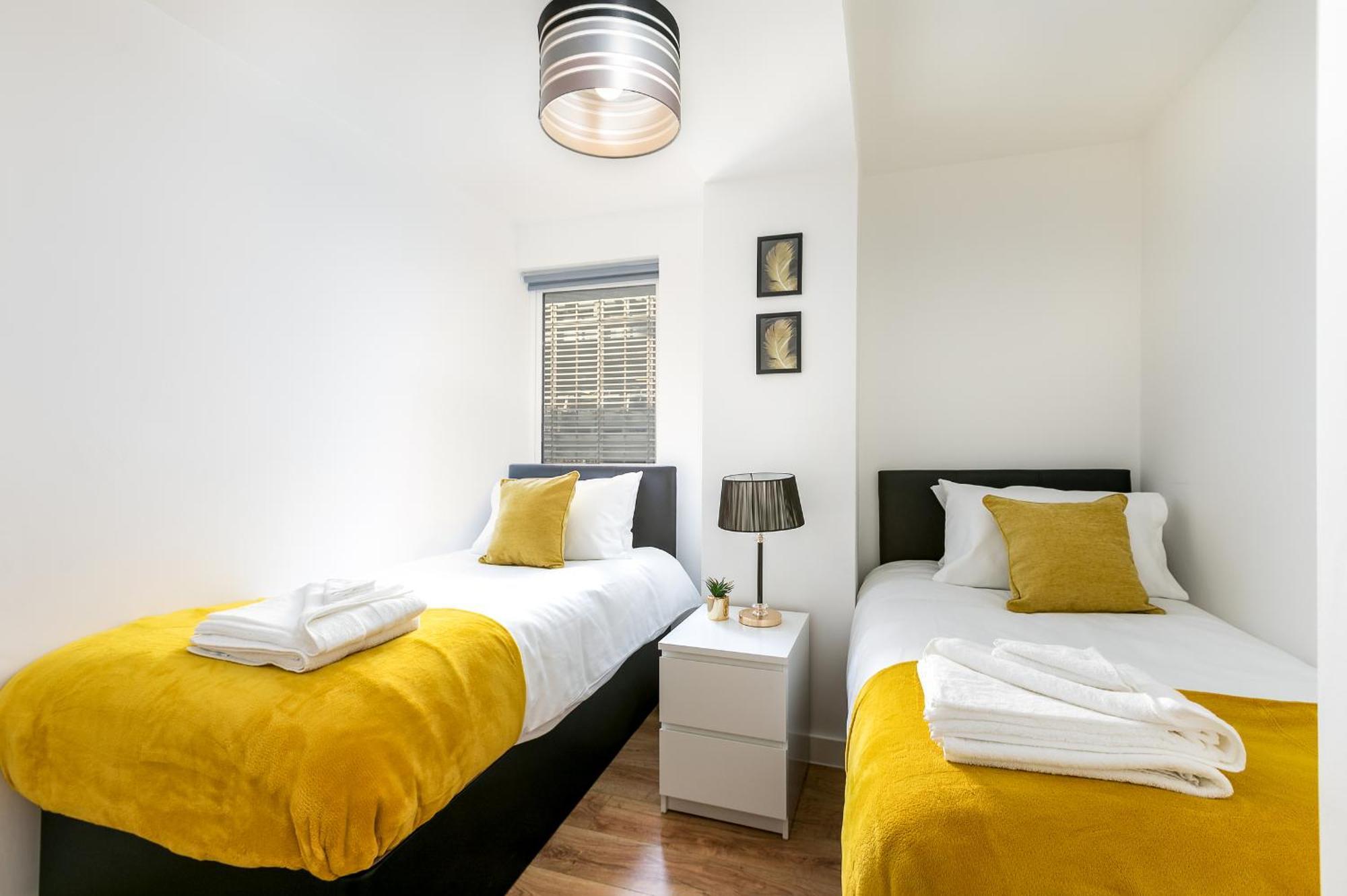 Skyvillion - Cozy Apartments In Enfield Town With Free Parking & Wifi Экстерьер фото