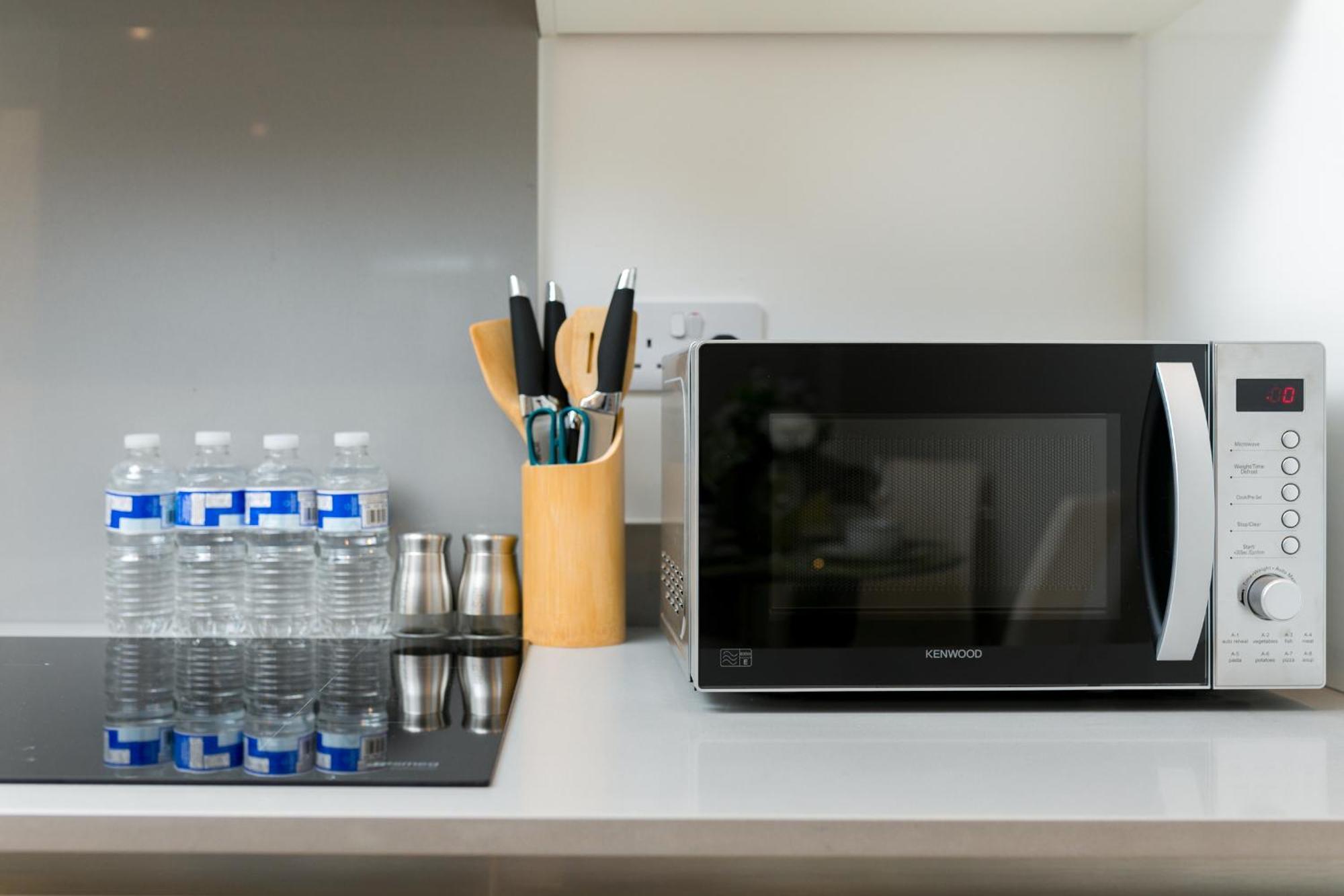 Skyvillion - Cozy Apartments In Enfield Town With Free Parking & Wifi Экстерьер фото