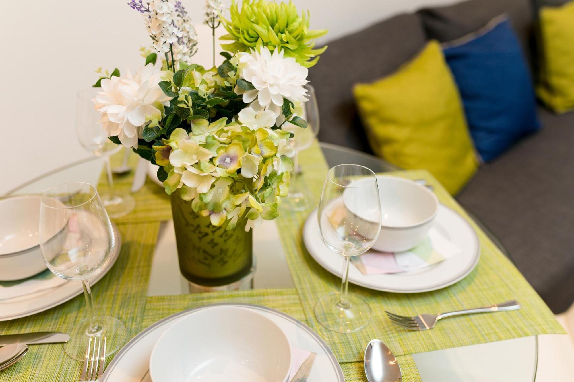 Skyvillion - Cozy Apartments In Enfield Town With Free Parking & Wifi Экстерьер фото
