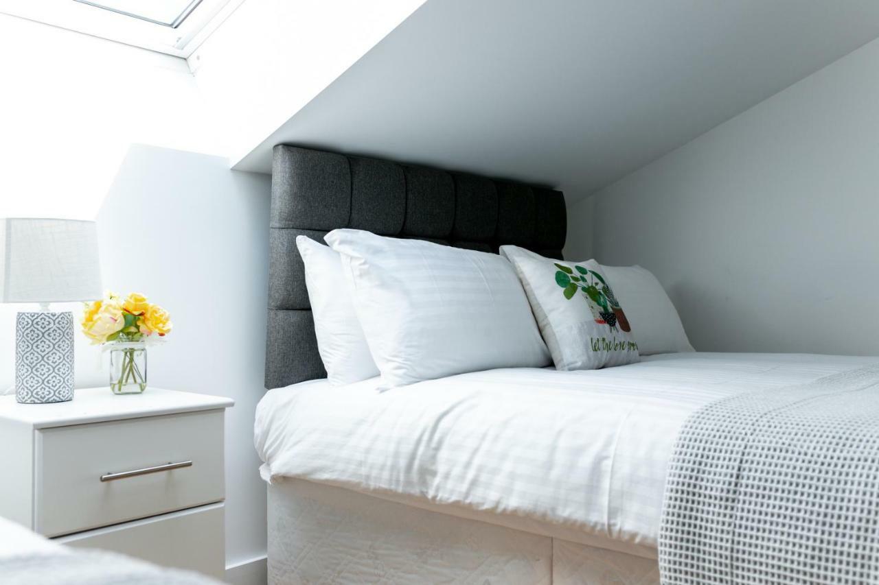 Skyvillion - Cozy Apartments In Enfield Town With Free Parking & Wifi Экстерьер фото