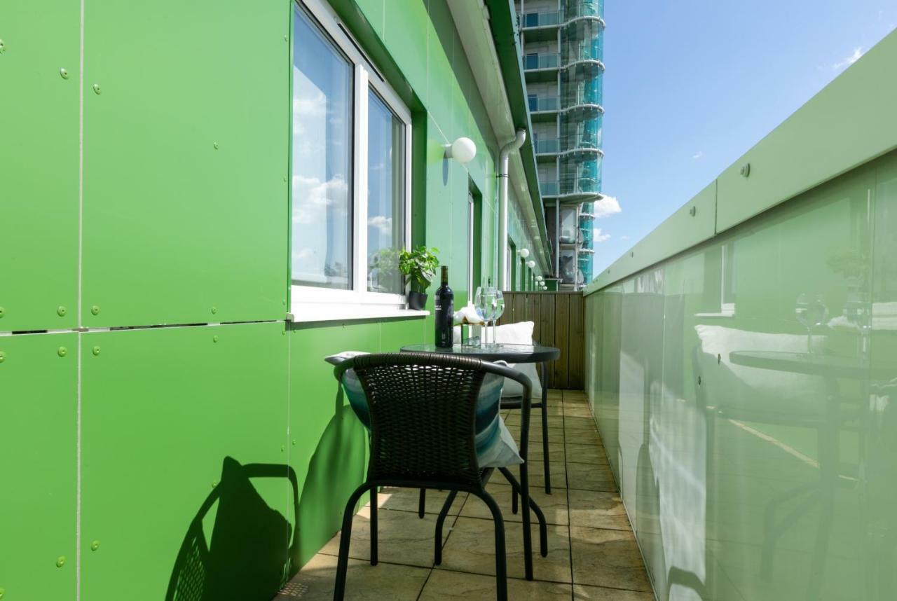 Skyvillion - Cozy Apartments In Enfield Town With Free Parking & Wifi Экстерьер фото