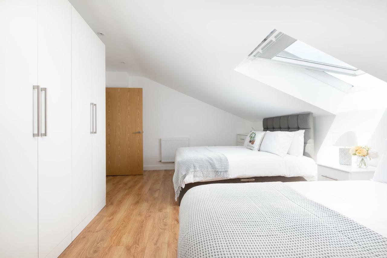 Skyvillion - Cozy Apartments In Enfield Town With Free Parking & Wifi Экстерьер фото