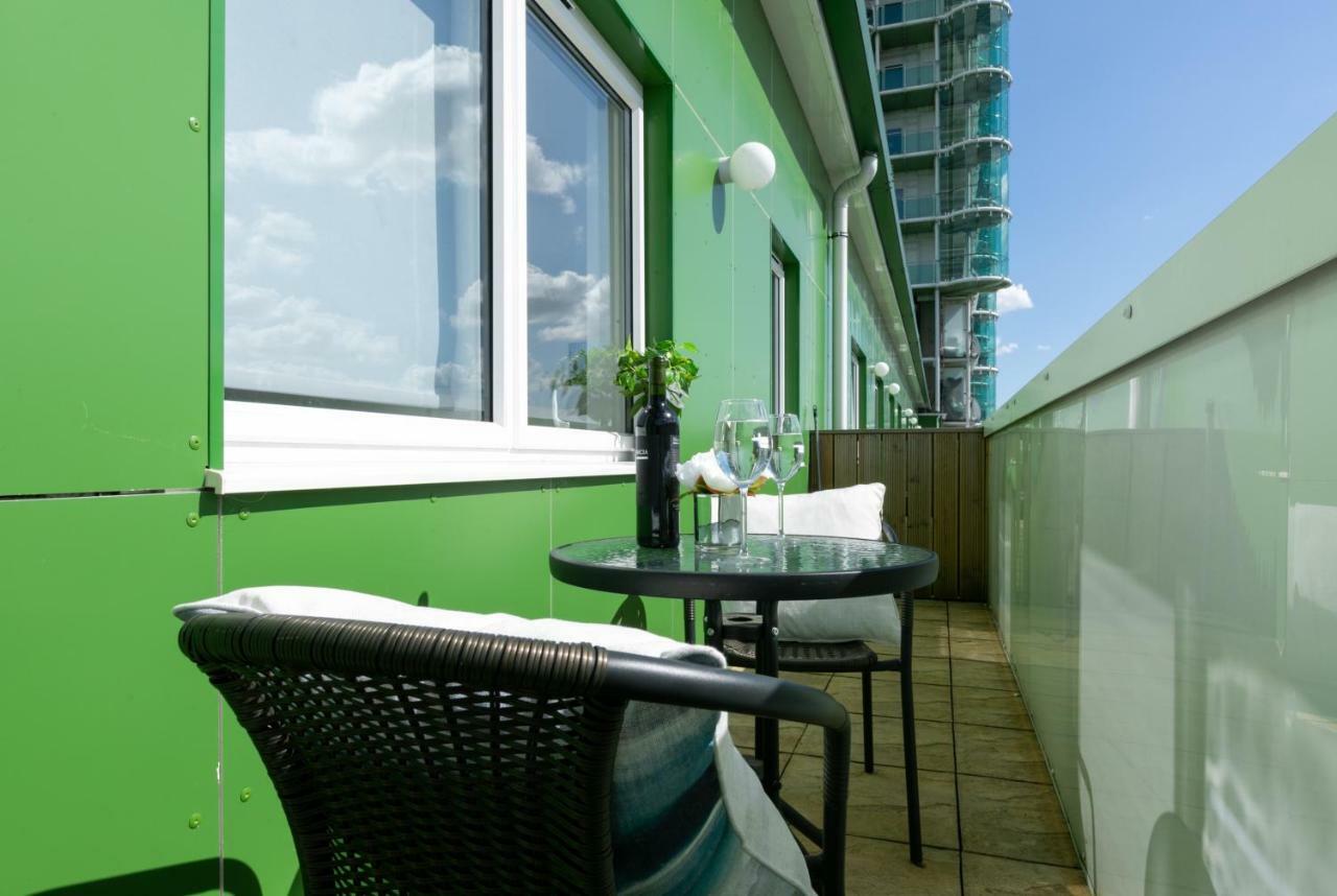 Skyvillion - Cozy Apartments In Enfield Town With Free Parking & Wifi Экстерьер фото