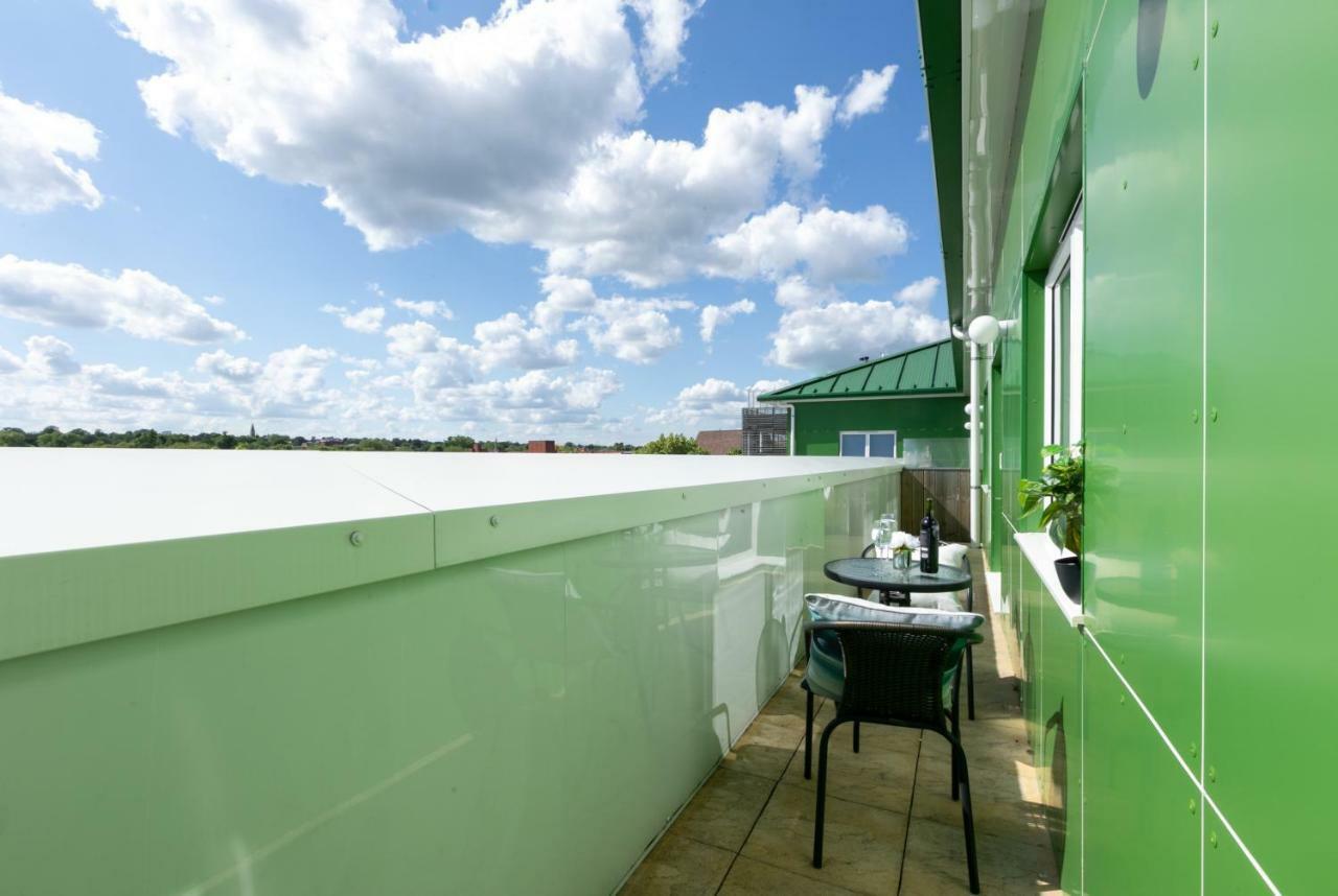 Skyvillion - Cozy Apartments In Enfield Town With Free Parking & Wifi Экстерьер фото